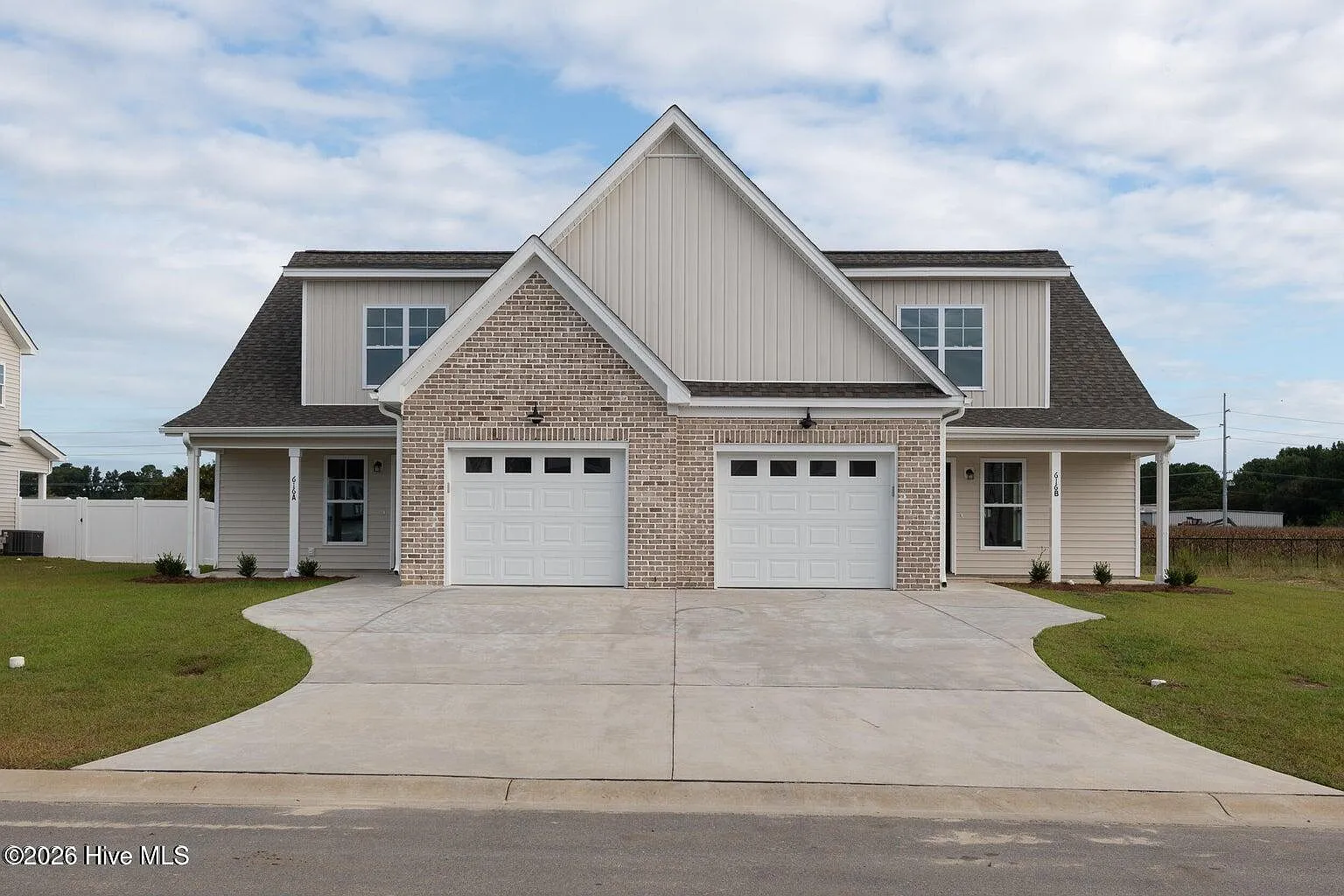 3 bed, 2.0 bath, 1691 sqft, $1,900 — Photo 1