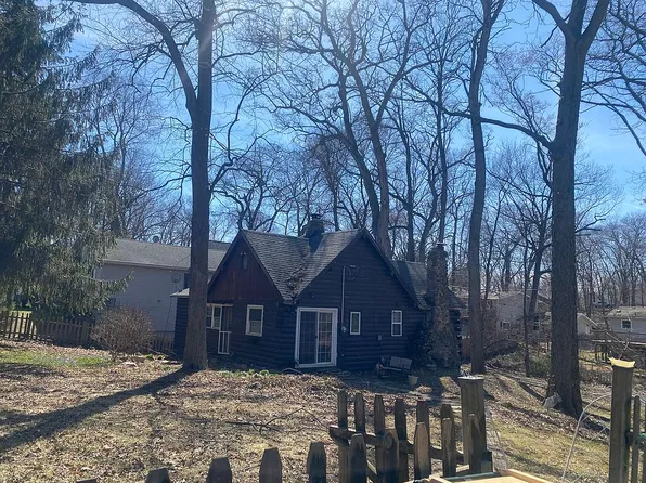 38282 N Hamilton Cir, Spring Grove, IL 60081