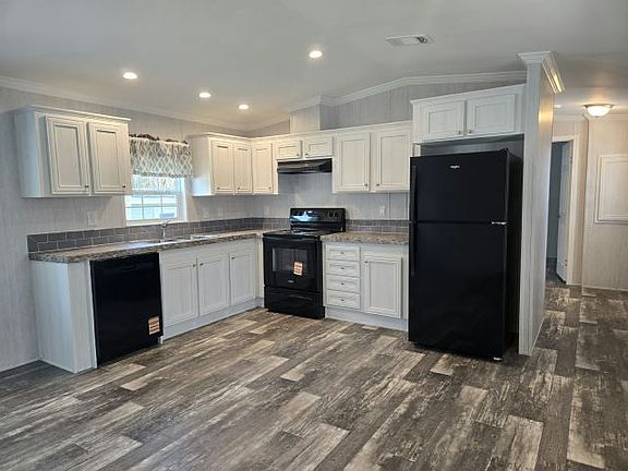 4th image of 174 Casebier St #174