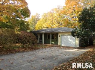 380 S Hall St, Roseville, IL
