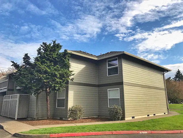 Village Place — Photo 4