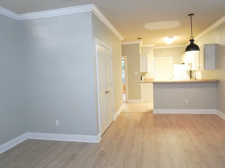 5395 Arlington Ct — Photo 3