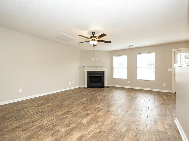 413 Creek Oak Dr — Photo 4