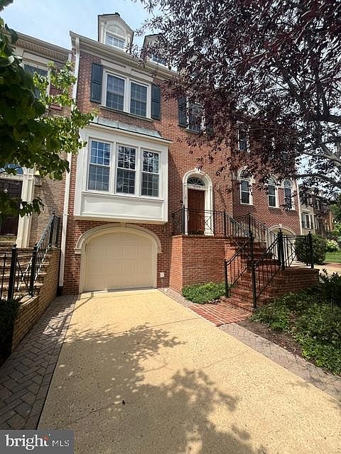 1st image of 6323 Barcroft Mews Dr