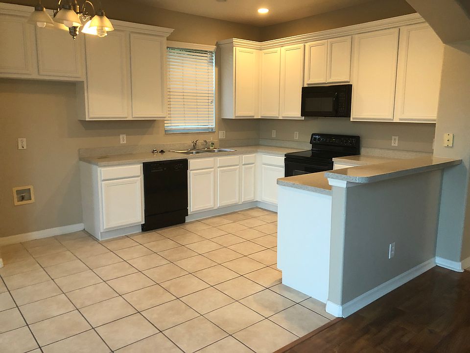 1st image of 202 Largovista Dr