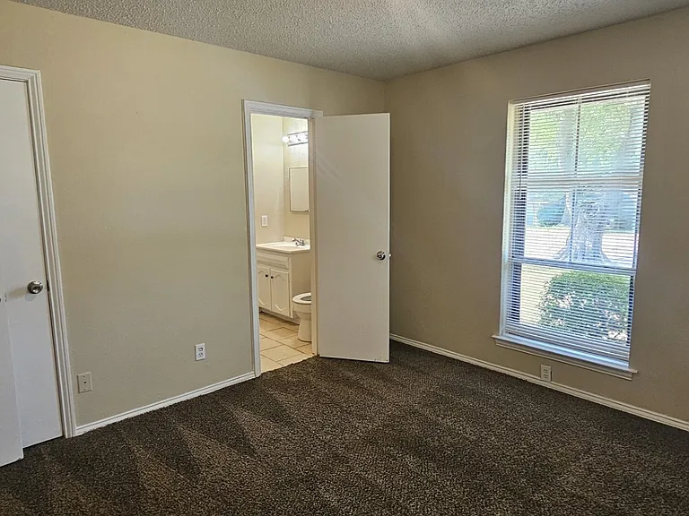 626 Little Creek Dr — Photo 27