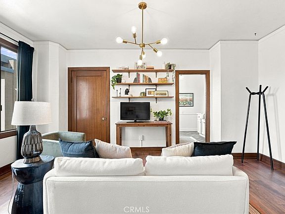 5th image of 315 W 3rd St Unit 401