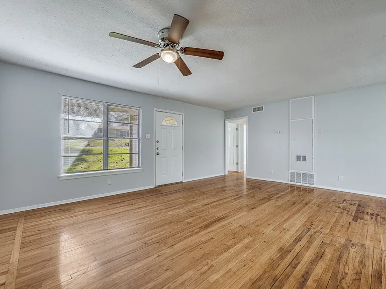 7 Pershing Dr #A — Photo 8