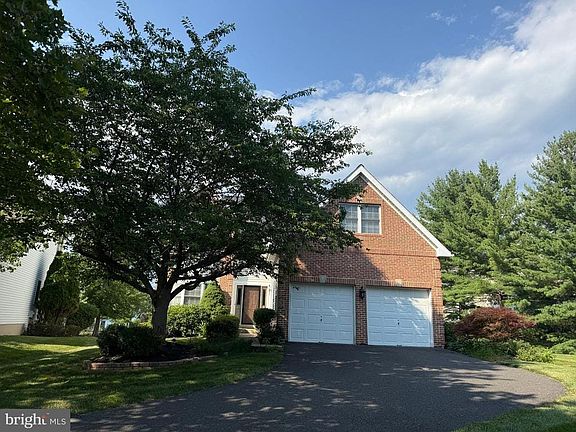 2nd image of 210 Kimberton Dr