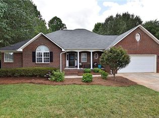 116 Silver Birch Ln, Mount Holly, NC 28120