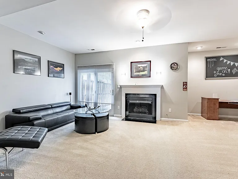 43738 Clemens Ter — Photo 18