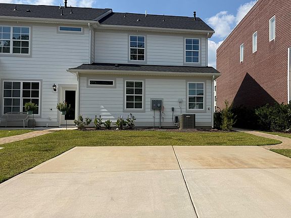 2nd image of 413 Huntley Way