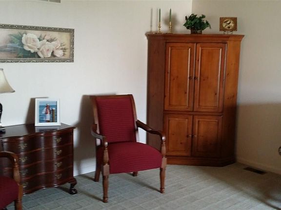 4th image of 745 Claire Pointe Cir