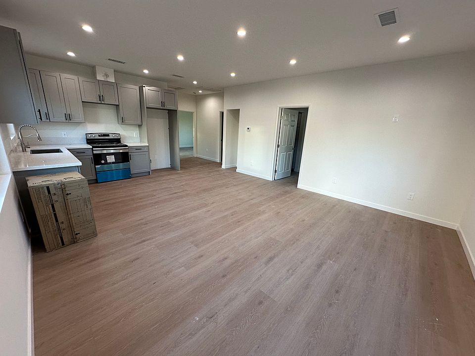 1st image of 2852 Rosanna St #4