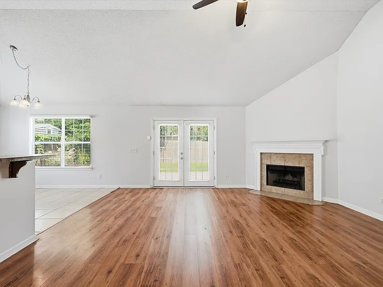 37 Dianne Mackenzie Way — Photo 4