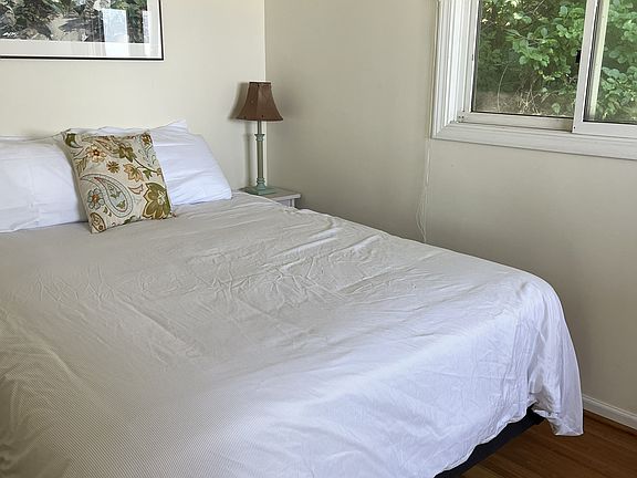 4th image of 771 N Shore Dr N #4