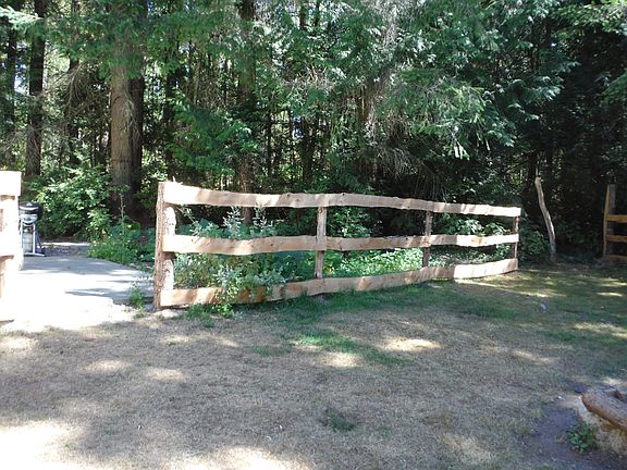 4th image of 4845 Crane Dr