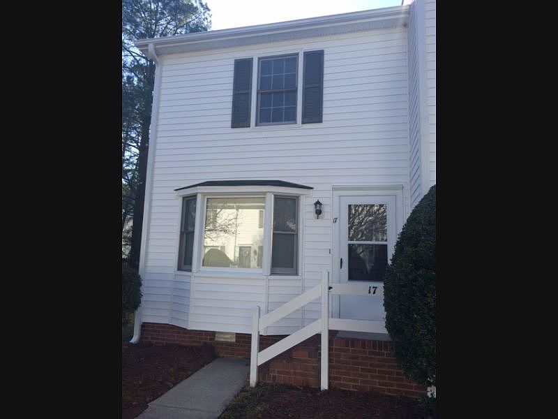 1st image of 136-07 Oakmont Dr