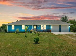 933 SE 93rd St, Wakarusa, KS 66546