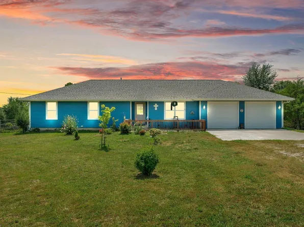 933 SE 93rd St, Wakarusa, KS 66546