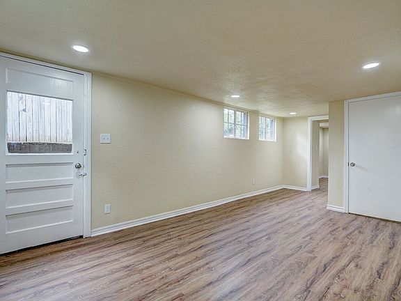 5th image of 1134 N Brauer Ave
