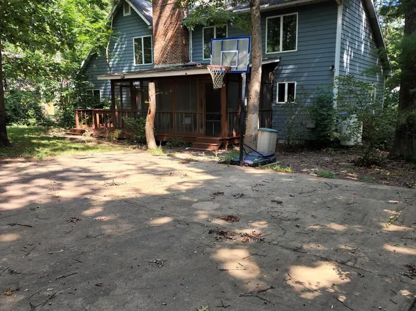 114 Sunset Cir, Cross Junction, VA 22625