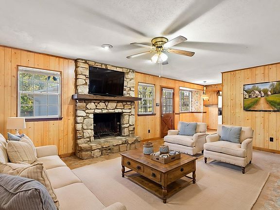 5th image of 2415 Breckenridge Dr