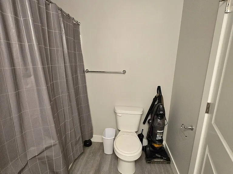 Shared bath