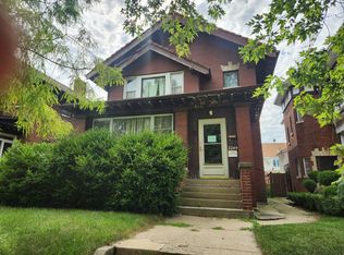 7244 S Paxton Ave, Chicago, IL 60649