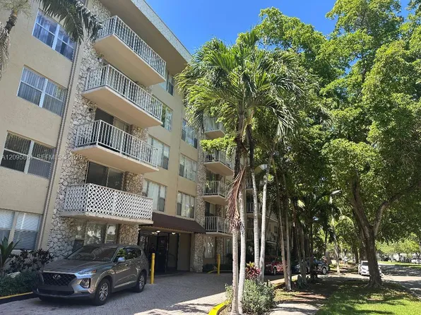 1805 Sans Souci Blvd, North Miami, FL