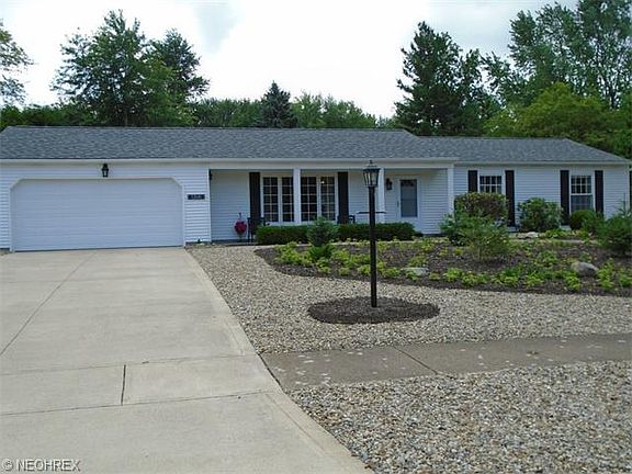3rd image of 32681 Greenwood Dr