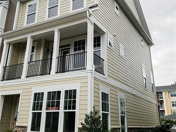 2nd image of 4111 Prospect St
