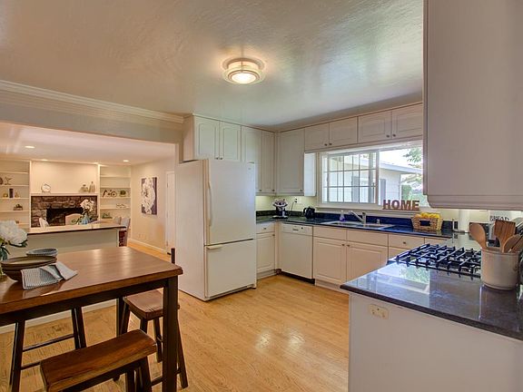 3rd image of 2244 Emmett Ct