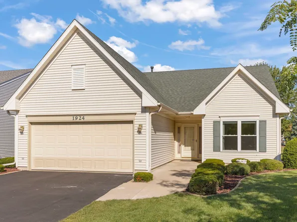 1924 Lakeside Dr, Montgomery, IL 60538