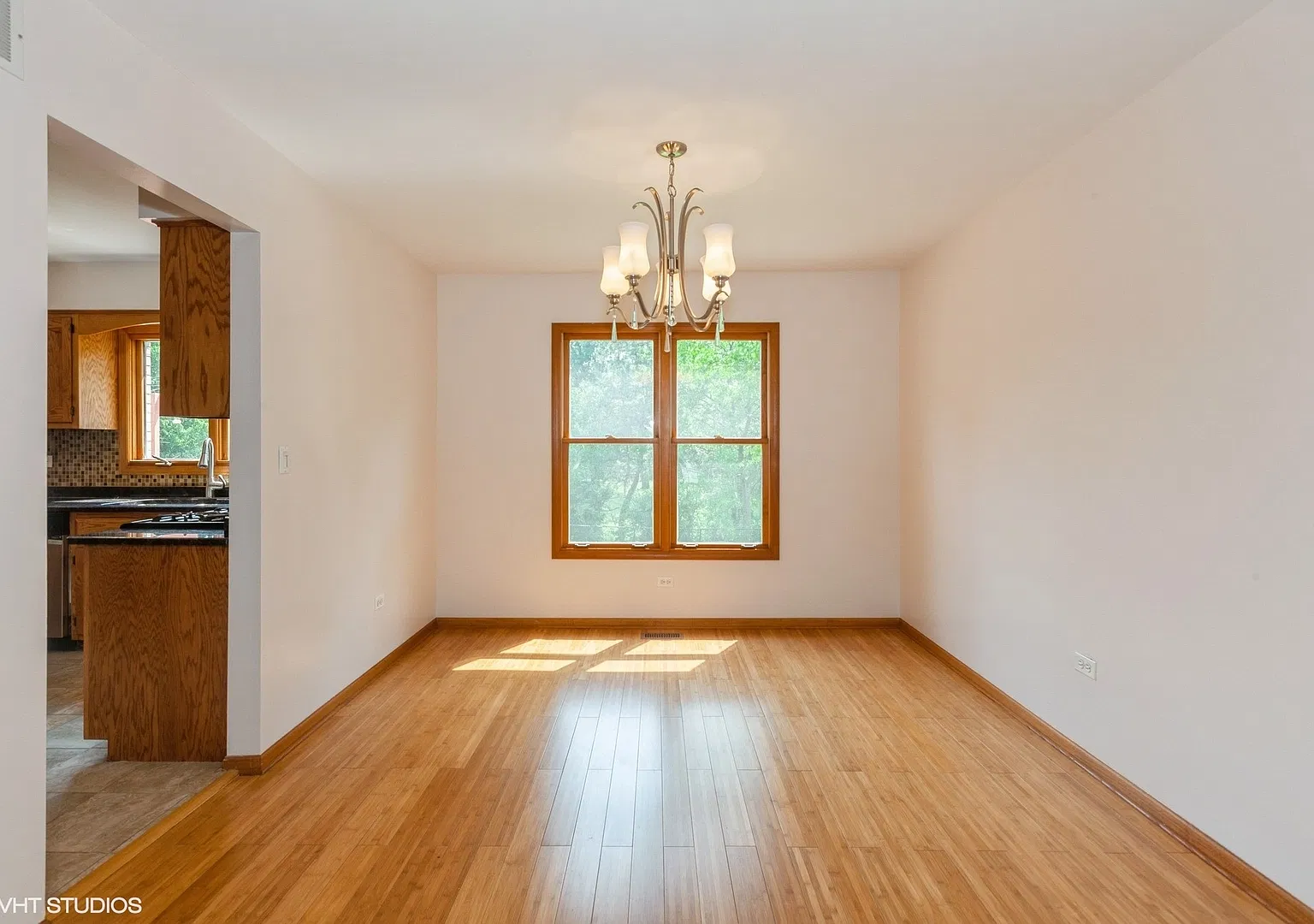 4 bed, 3.5 bath, 2972 sqft, $3,800 — Photo 4