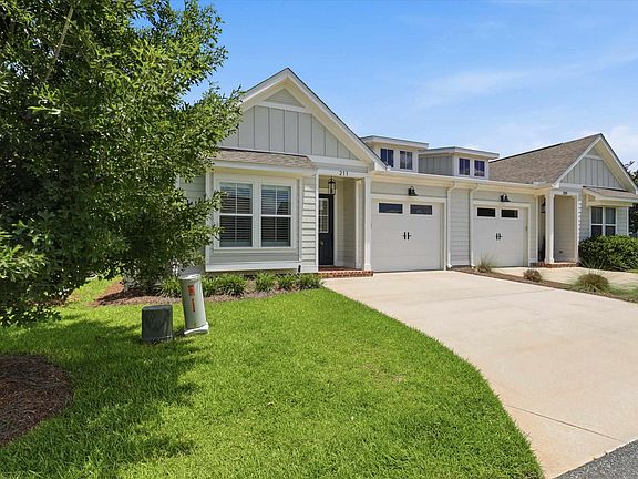 3rd image of 211 Camellia Oaks Ave