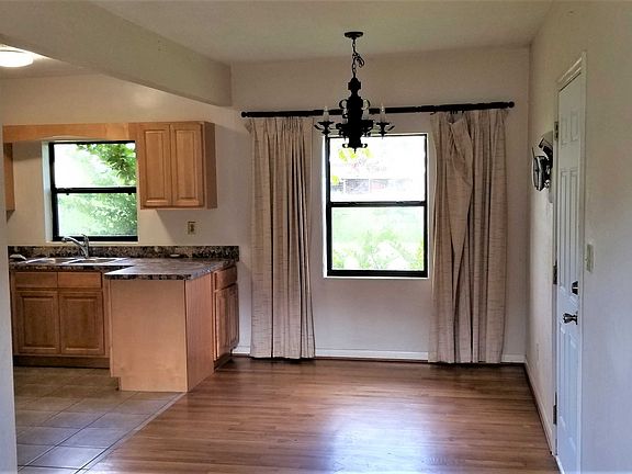 5th image of 4321 Elderberry Dr