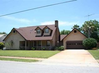 1011 Quail Hollow Dr, Mary Esther, FL 32569