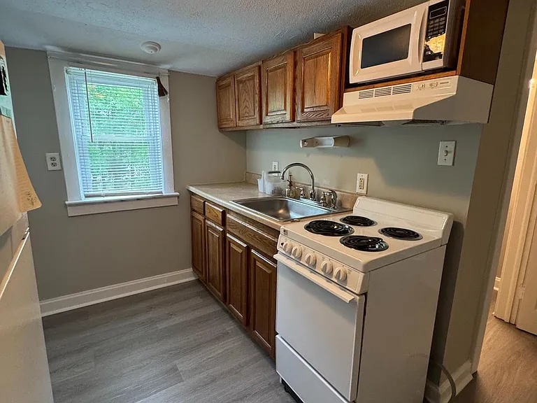 14955 Foster Ln — Photo 10