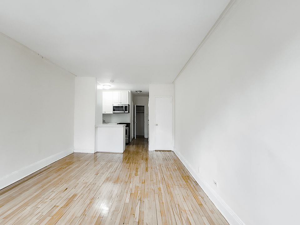 2nd image of 815 9th Ave