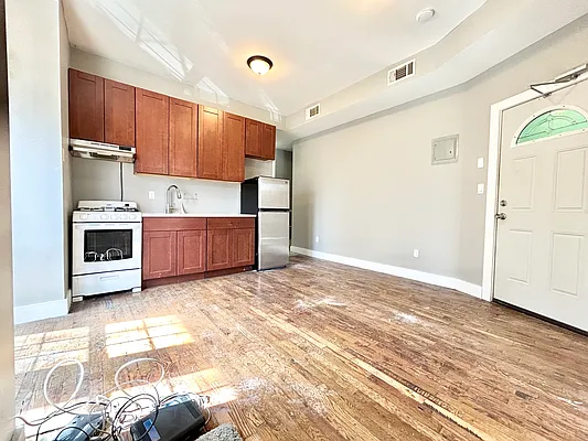 Rented by Pear NYC LLC | media 12