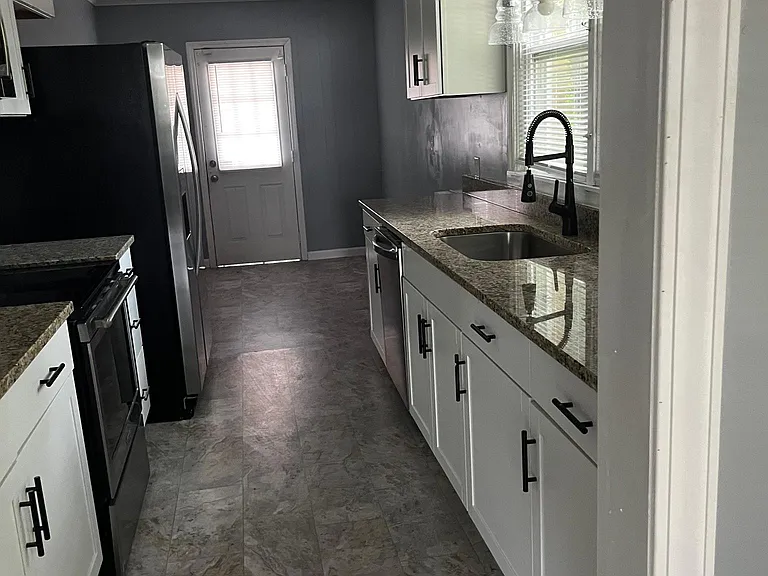 2928 English Ave — Photo 3