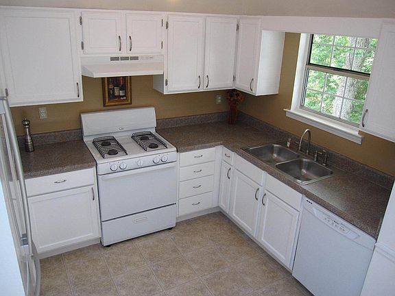 2nd image of 5032 Chadwick Ct