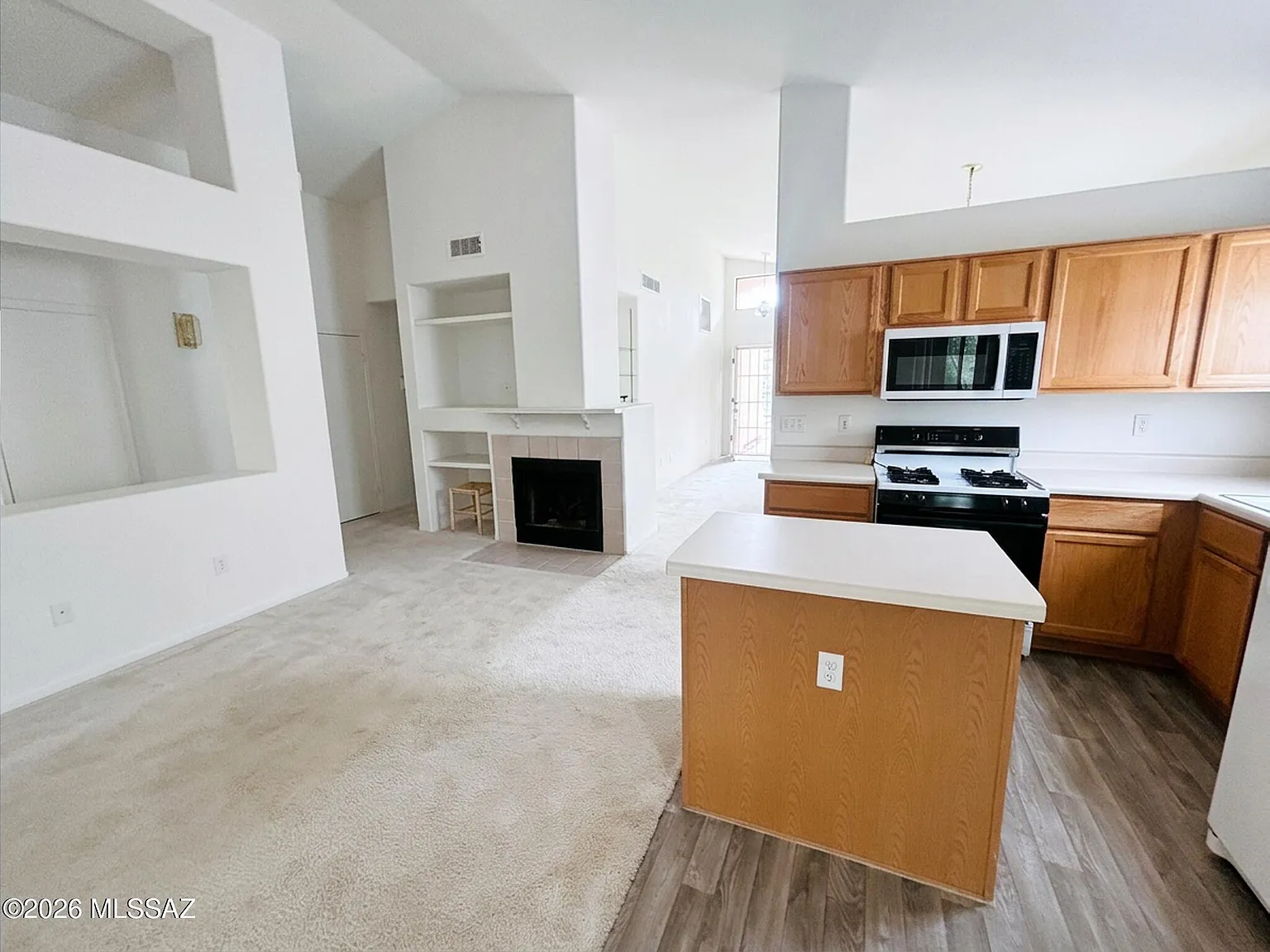 3 bed, 2.0 bath, 1386 sqft, $1,700 — Photo 3
