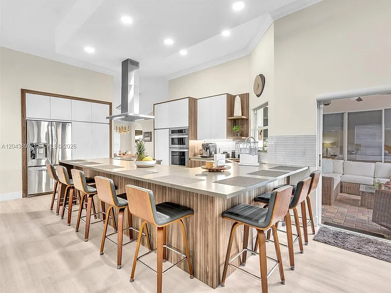 639 Verona Pl — Photo 45