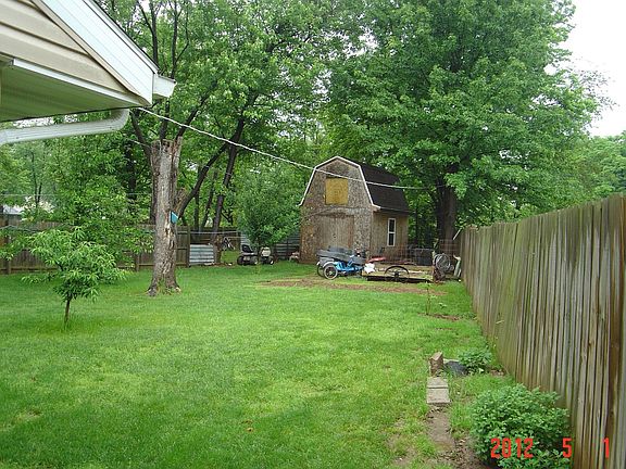 3rd image of 5230 Englewood Dr