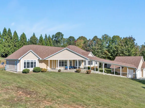537 Calypso Rd, Moneta, VA 24121