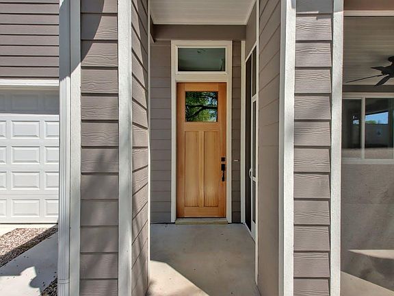 3rd image of 606 W 32nd St #1