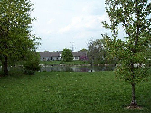 3rd image of 208 Lake Point Ln S #W