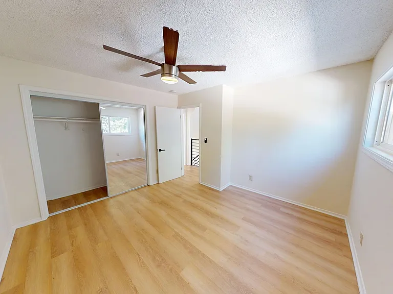 Beautiful 2 Bed | Split Level| Feels Like Home — Photo 8